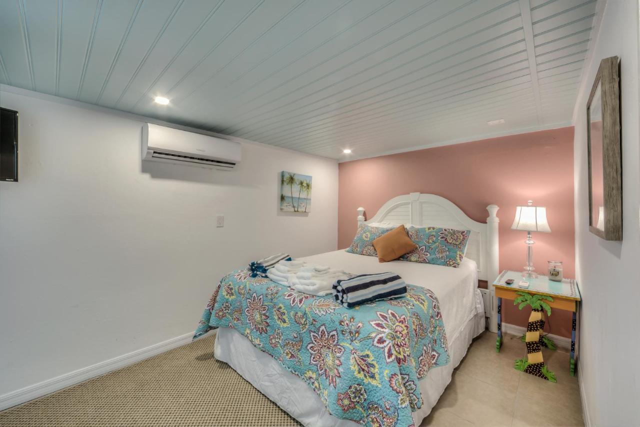 Matanzas Retreat On The Canal Fort Myers Beach Exterior foto